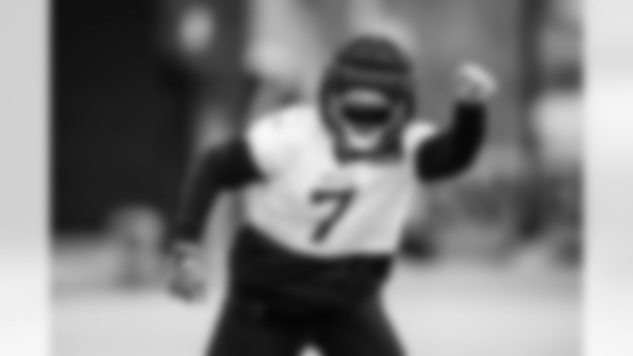 Outside linebacker Oluwafemi Oladejo #7 of the Tennessee Titans during practice at the Ascension Saint Thomas Sports Park on December 31, 2025 in Nashville, TN. Photo By Donald Page/Tennessee Titans