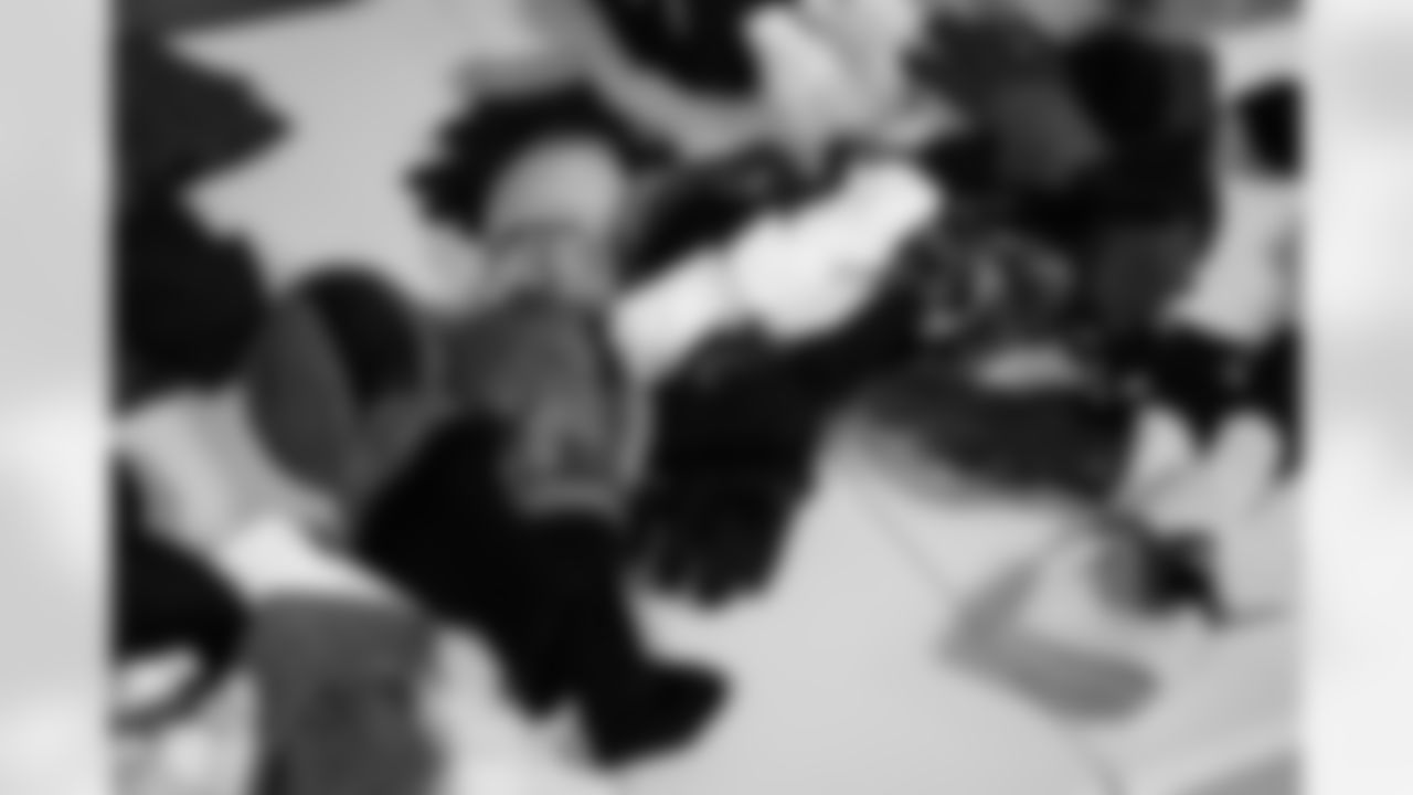 Jeffery Simmons Sack Campaign Check Donation on January 21, 2026 in Nashville, TN. Photo By Beau Brune/Tennessee Titans