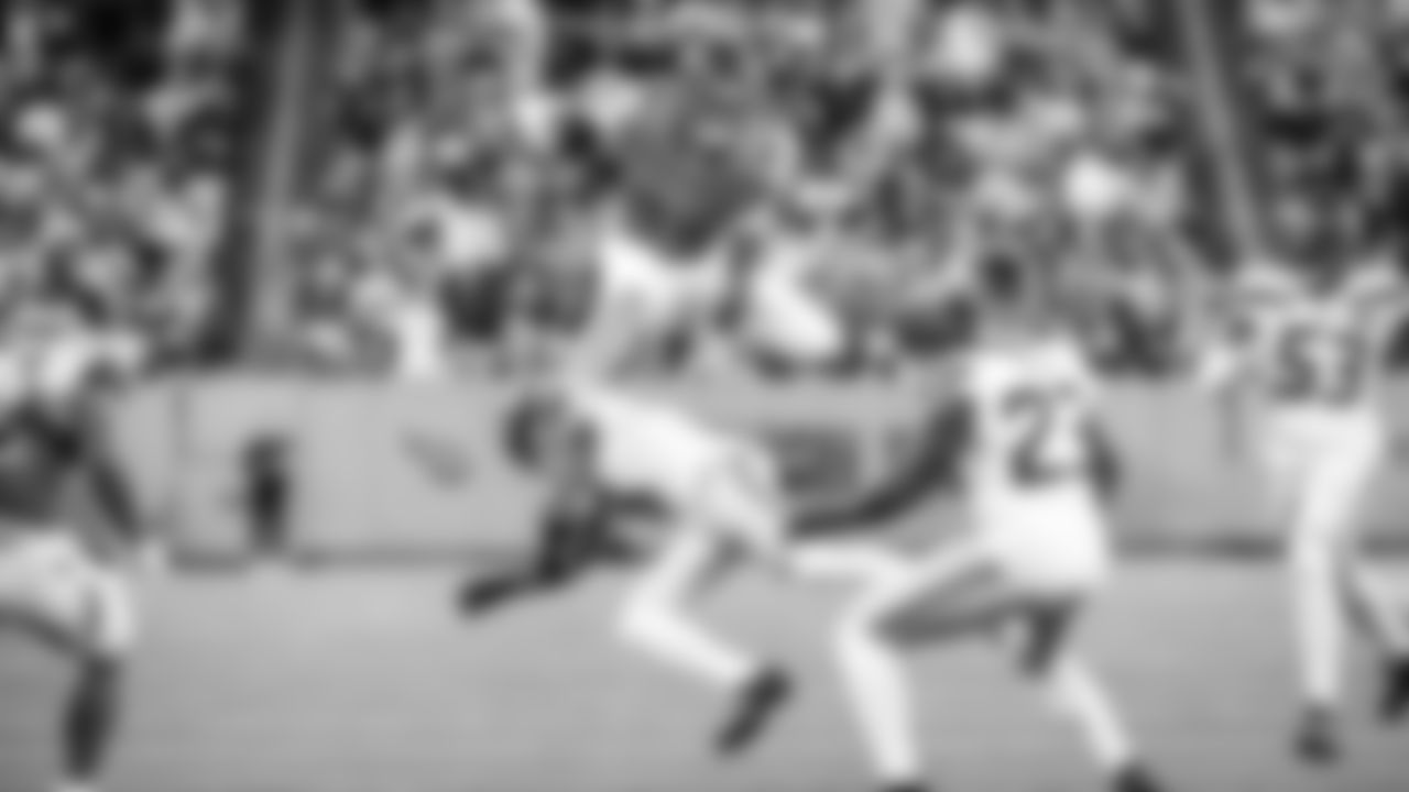 The Tennessee Titans and the Seattle Seahawks compete at Nissan Stadium on November 23, 2025 in Nashville, TN. Photo By Beau Brune/Tennessee Titans