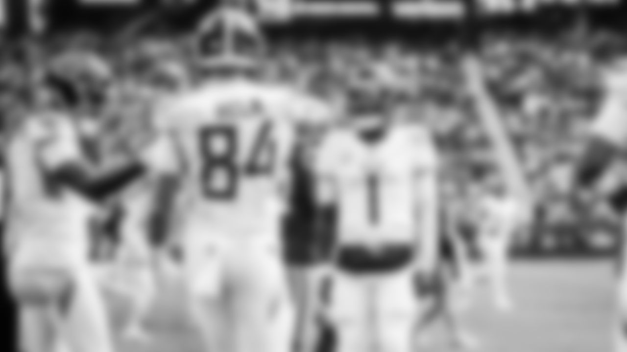 The Tennessee Titans and the San Francisco 49ers compete at Levi's Stadium on December 14, 2025 in San Francisco, CA. Photo By Donald Page/Tennessee Titans