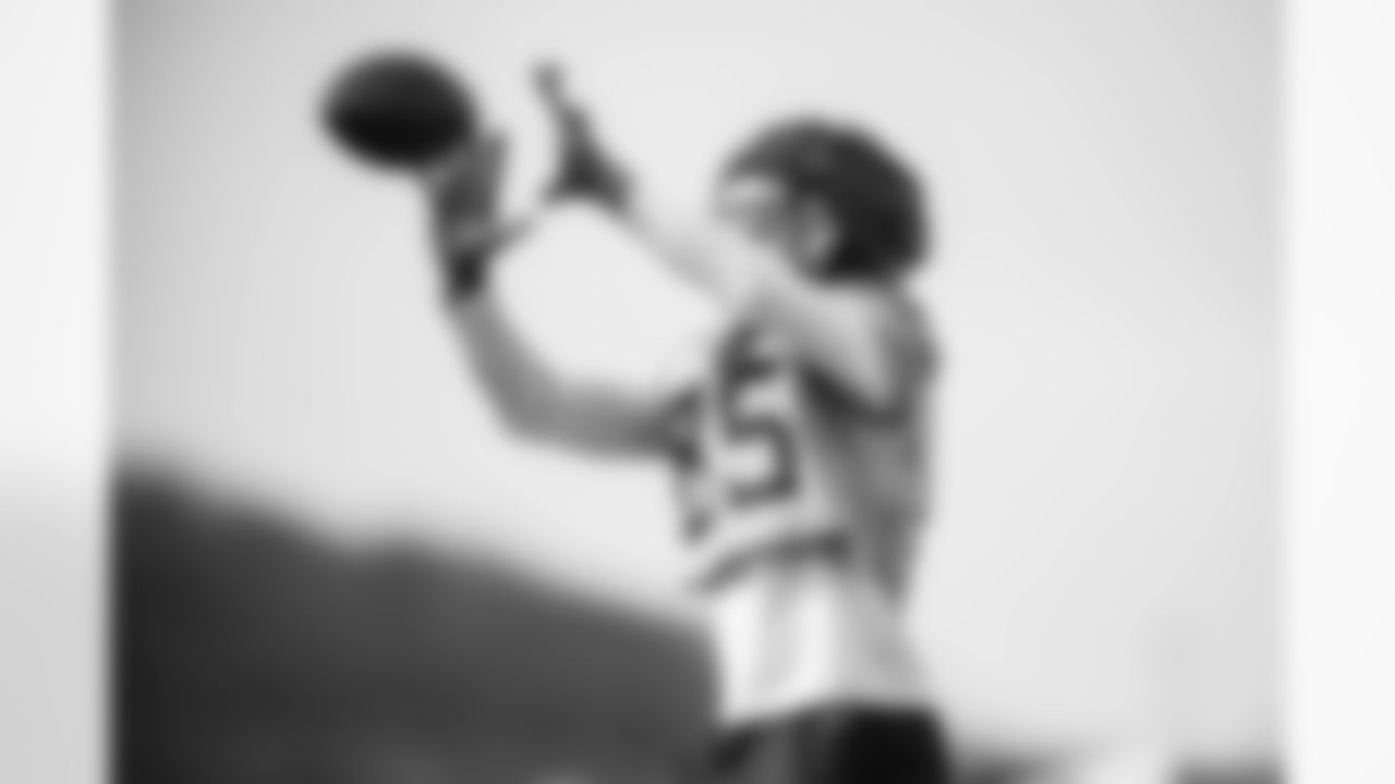 Tight end Chig Okonkwo #85 of the Tennessee Titans during practice at the Ascension Saint Thomas Sports Park on December 31, 2025 in Nashville, TN. Photo By Donald Page/Tennessee Titans