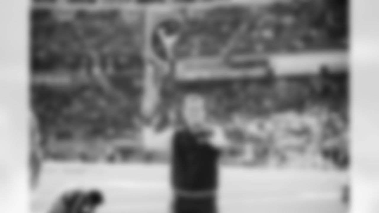 Tennessee Titans Cheerleaders during the game between the Tennessee Titans and the Jacksonville Jaguars at Nissan Stadium on November 30, 2025 in Nashville, TN. Photo By Kaitlyn Hungerford/Tennessee Titans