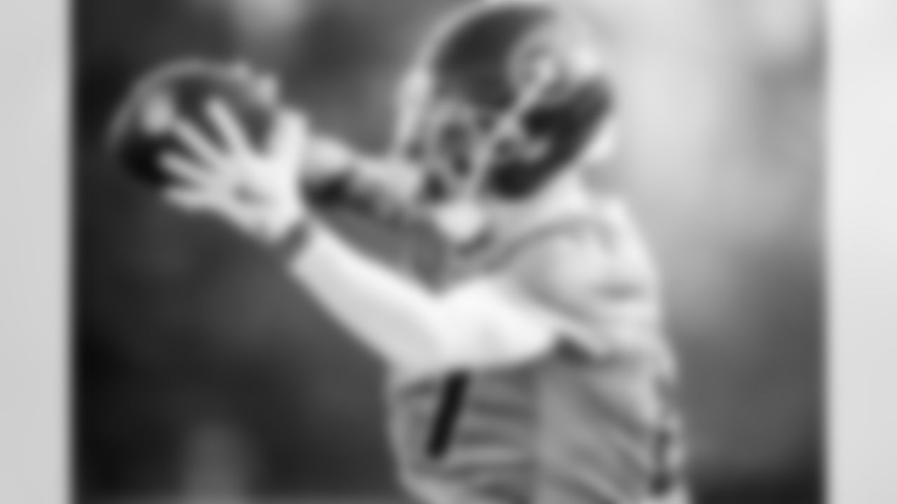 Wide receiver Xavier Restrepo #87 of the Tennessee Titans during practice at the Ascension Saint Thomas Sports Park on November 19, 2025 in Nashville, TN. Photo By Donald Page/Tennessee Titans