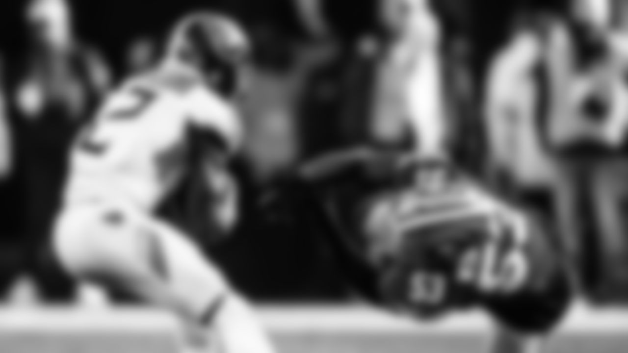 Running back Tyjae Spears #2 of the Tennessee Titans during the game between the Tennessee Titans and the San Francisco 49ers at Levi's Stadium on December 14, 2025 in San Francisco, CA. Photo By Donald Page/Tennessee Titans