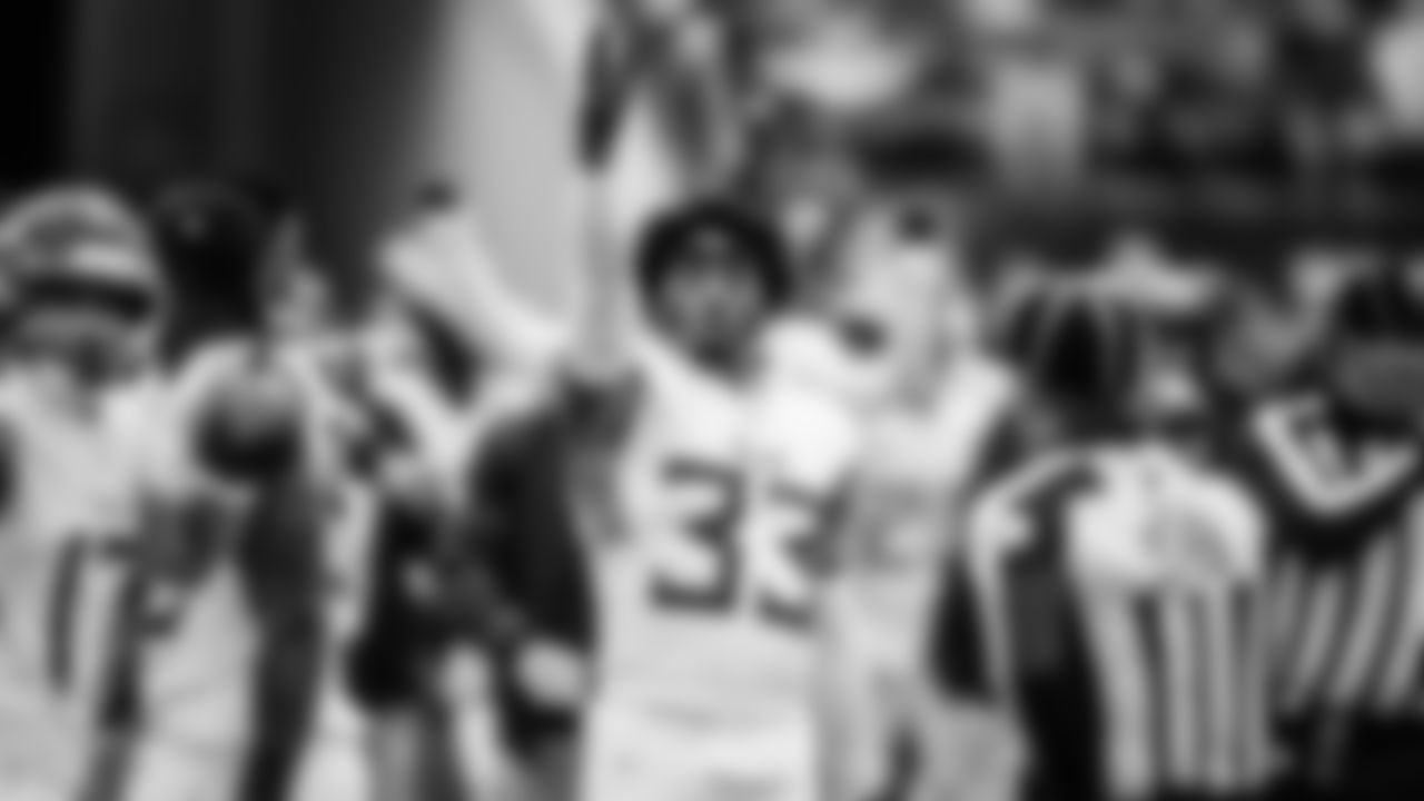 The Tennessee Titans and the Jacksonville Jaguars compete at EverBank Stadium on January 04, 2026 in Jacksonville, FL. Photo By Donald Page/Tennessee Titans