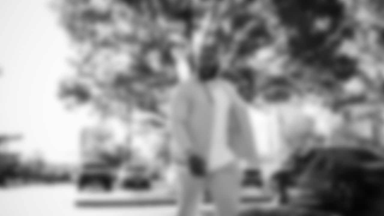 The Tennessee Titans and the Houston Texans compete at Nissan Stadium on November 16, 2025 in Nashville, TN. Photo By Donald Page/Tennessee Titans