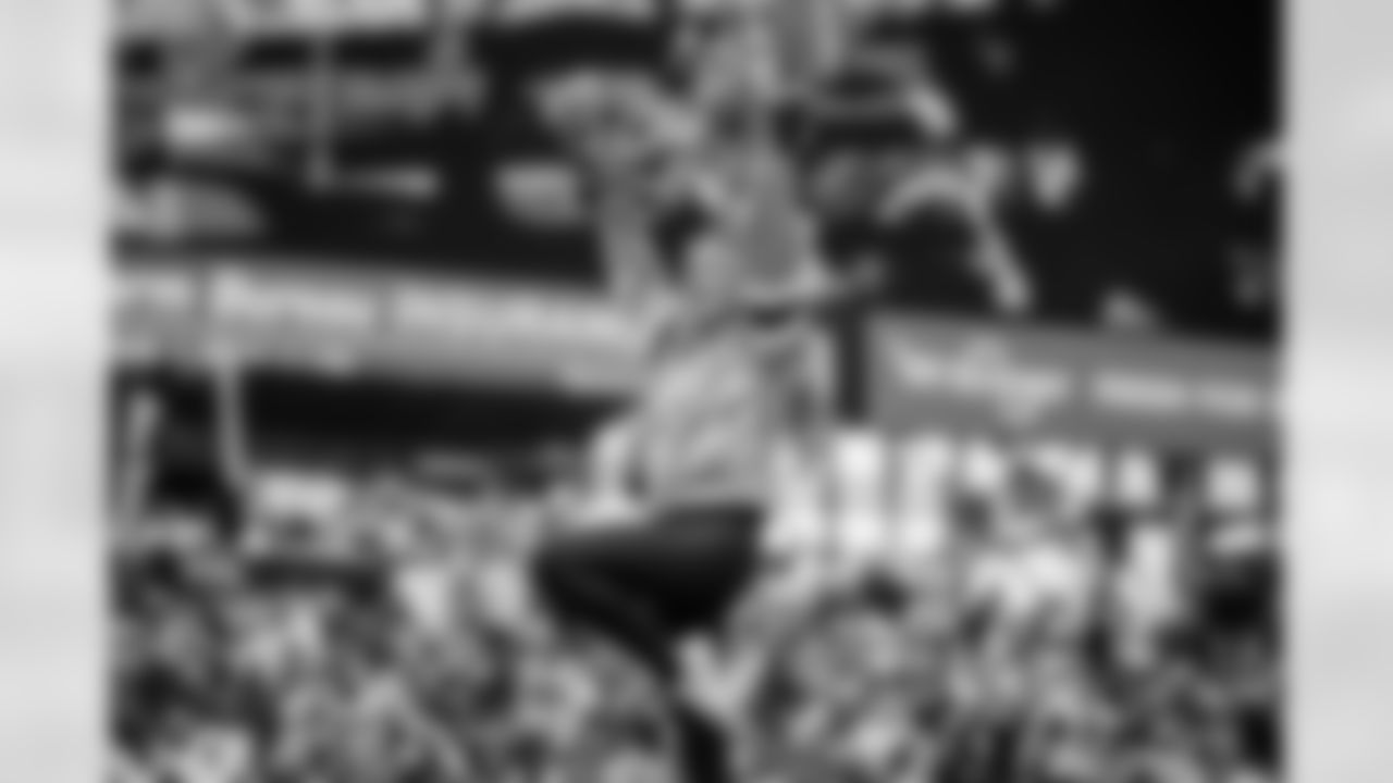 Tennessee Titans Cheerleaders during the game between the Tennessee Titans and the Los Angeles Chargers at Nissan Stadium on November 02, 2025 in Nashville, TN. Photo By Kaitlyn Hungerford/Tennessee Titans