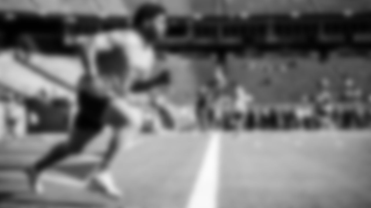 The Tennessee Titans and the Houston Texans compete at Nissan Stadium on November 16, 2025 in Nashville, TN. Photo By Donald Page/Tennessee Titans