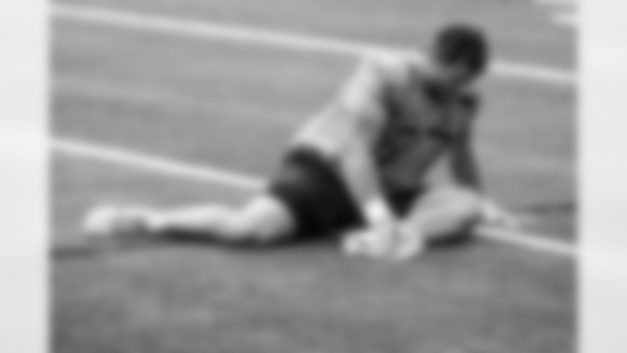 Offensive lineman Peter Skoronski #77 of the Tennessee Titans during practice in the bubble at the Ascension Saint Thomas Sports Park on October 29, 2025 in Nashville, TN. Photo By Donald Page/Tennessee Titans