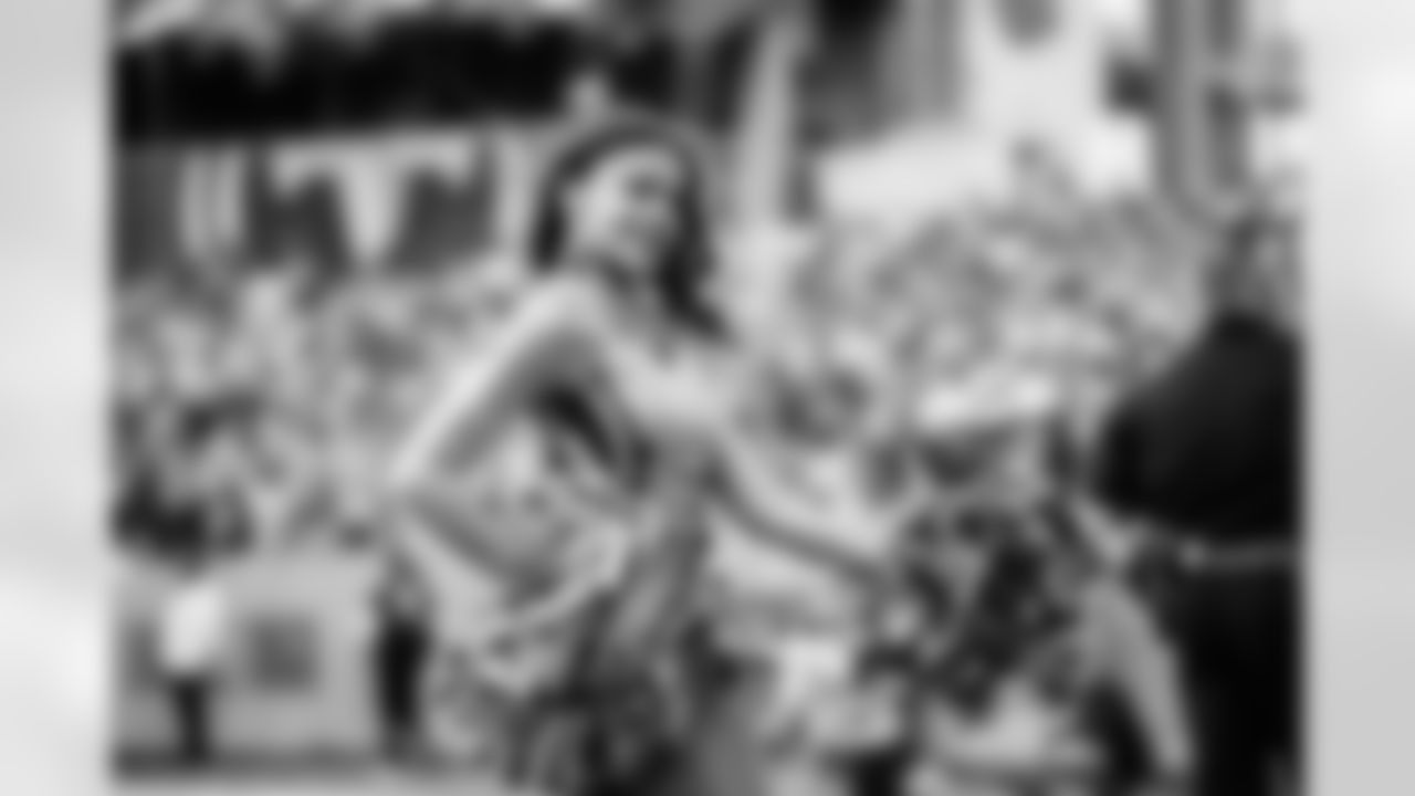 Tennessee Titans Cheerleaders during the game between the Tennessee Titans and the New Orleans Saints at Nissan Stadium on December 28, 2025 in Nashville, TN. Photo By Kaitlyn Hungerford/Tennessee Titans