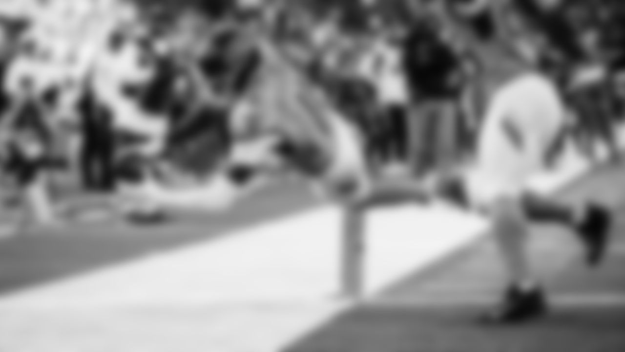 Wide receiver Van Jefferson #11 of the Tennessee Titans during the game between the Tennessee Titans and the Houston Texans at Nissan Stadium on November 16, 2025 in Nashville, TN. Photo By Camden Hall/Tennessee Titans