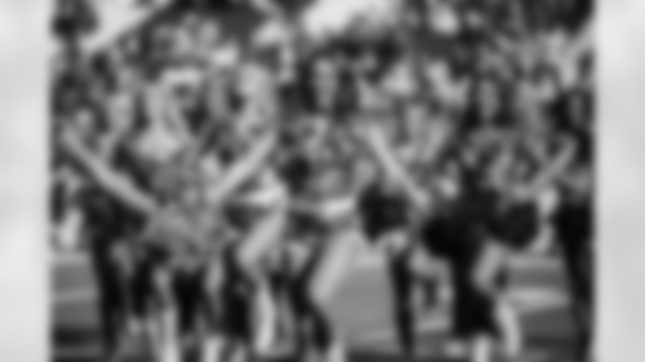 Tennessee Titans Cheerleaders and Blue Crew performing before the game between the Tennessee Titans and the Houston Texans at Nissan Stadium on November 16, 2025 in Nashville, TN. Photo By Kaitlyn Hungerford/Tennessee Titans