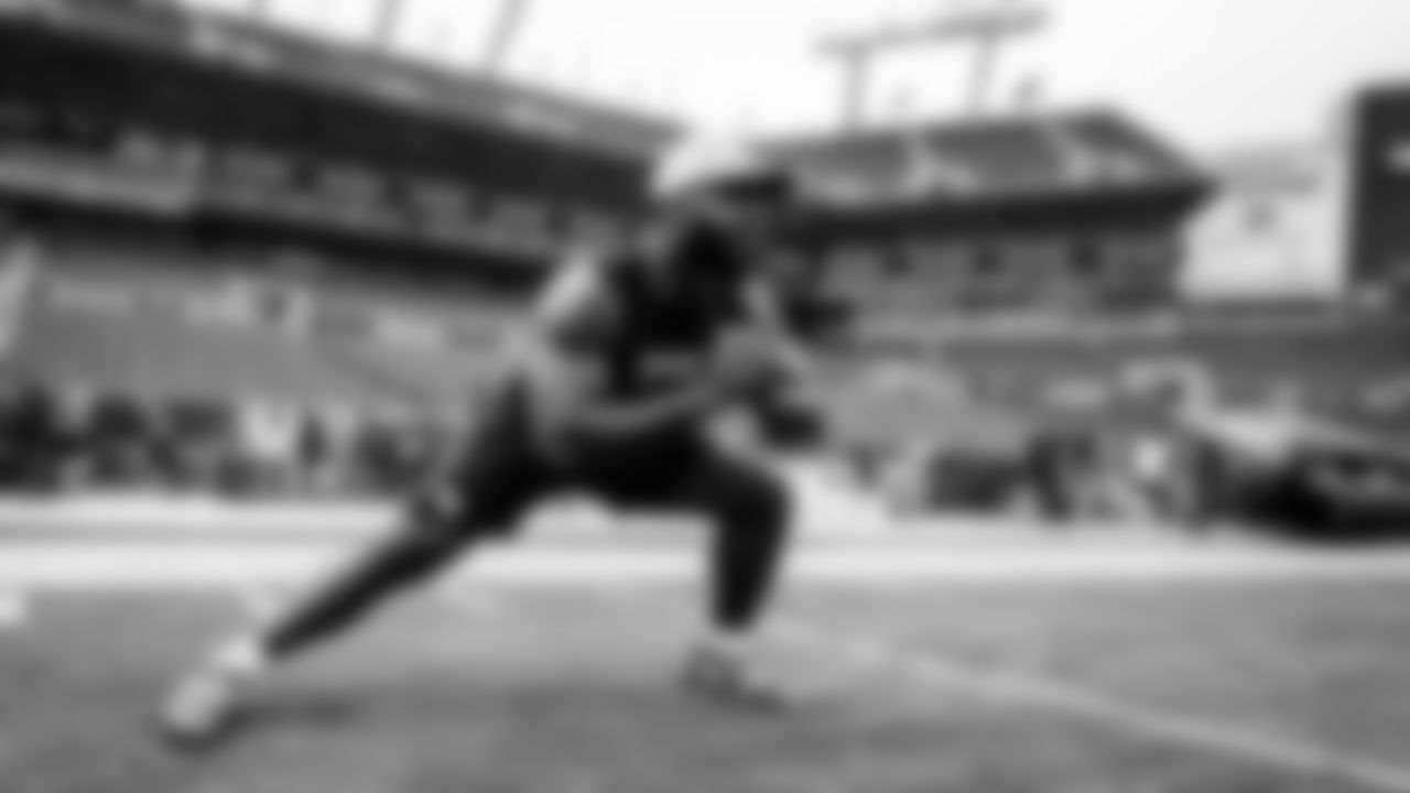 The Tennessee Titans and the Tampa Bay Buccaneers compete during the preseason game at Raymond James Stadium on August 09, 2025 in Tampa, FL. Photo By Jessie Rogers/Tennessee Titans
