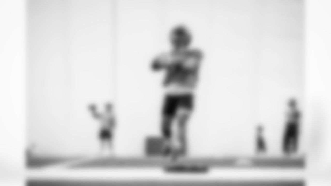 Wide receiver Xavier Restrepo #87 of the Tennessee Titans during practice in the bubble at the Ascension Saint Thomas Sports Park on December 18, 2025 in Nashville, TN. Photo By Donald Page/Tennessee Titans