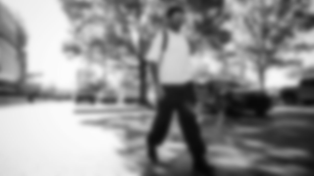 The Tennessee Titans and the Houston Texans compete at Nissan Stadium on November 16, 2025 in Nashville, TN. Photo By Donald Page/Tennessee Titans