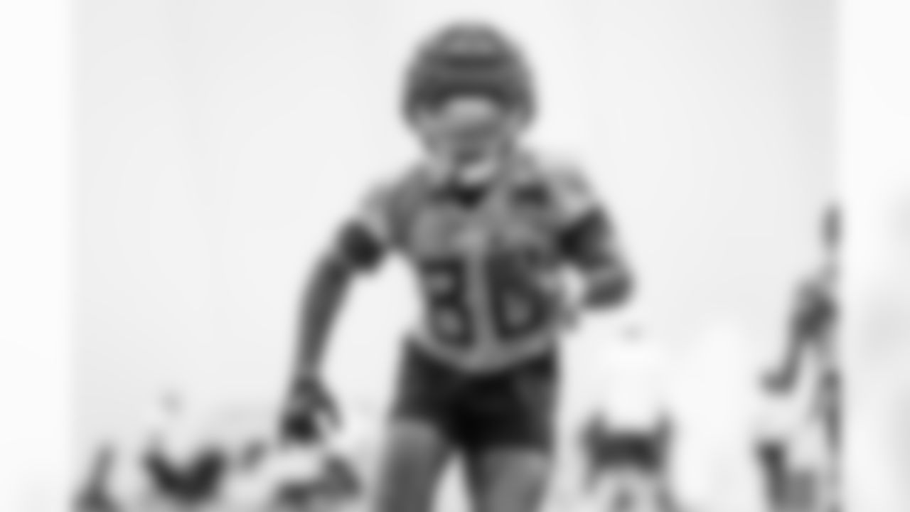 Wide receiver Bryce Oliver #80 of the Tennessee Titans during practice in the bubble at the Ascension Saint Thomas Sports Park on October 29, 2025 in Nashville, TN. Photo By Donald Page/Tennessee Titans