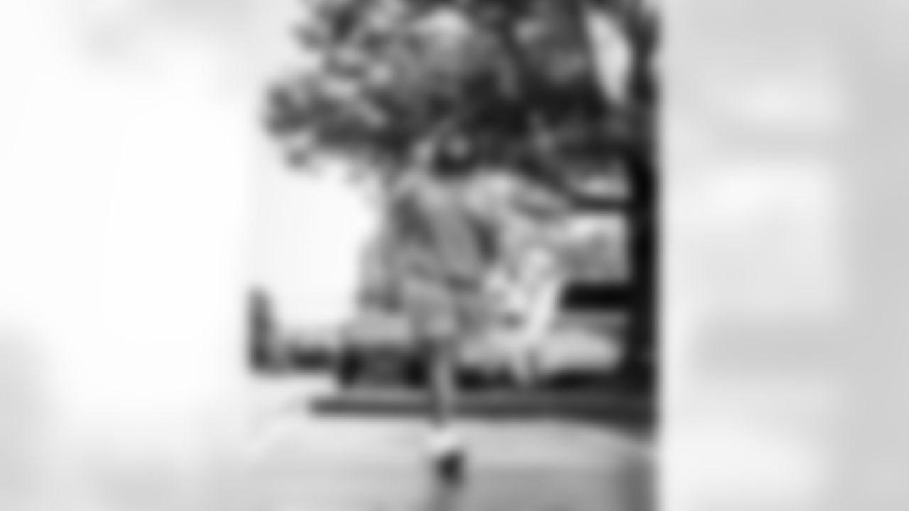 The Tennessee Titans and the Los Angeles Chargers compete at Nissan Stadium on November 02, 2025 in Nashville, TN. Photo B Donald Page/Tennessee Titans