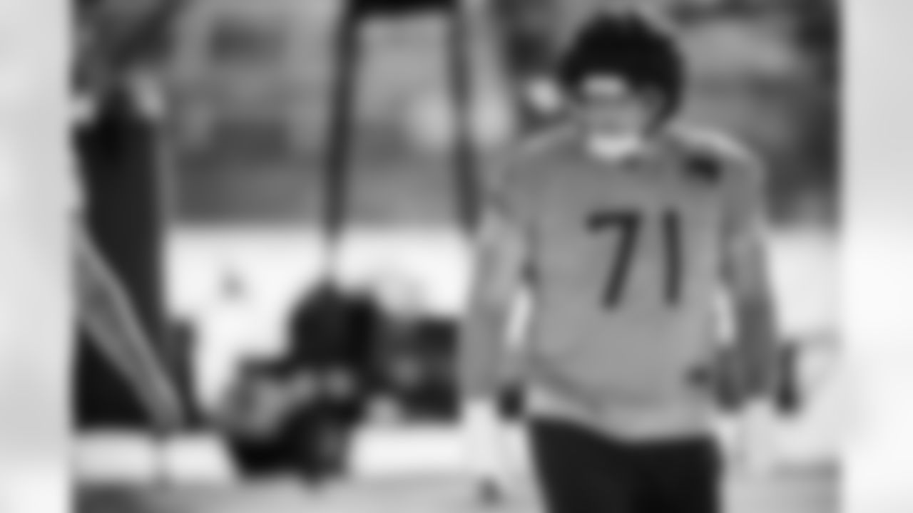 Guard Garrett Dellinger #71 of the Tennessee Titans during practice at the Ascension Saint Thomas Sports Park on December 17, 2025 in Nashville, TN. Photo By Donald Page/Tennessee Titans