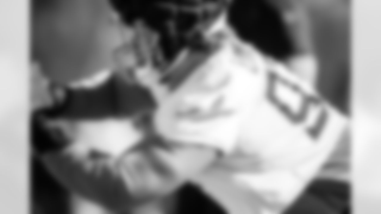 Defensive lineman James Lynch #97 of the Tennessee Titans during practice at the Ascension Saint Thomas Sports Park on January 1, 2026 in Nashville, TN. Photo By Jessie Rogers/Tennessee Titans