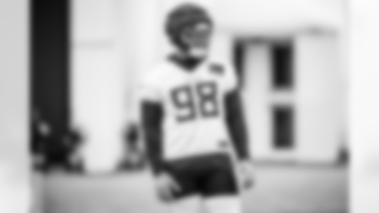 Defensive tackle Jeffery Simmons #98 of the Tennessee Titans during practice at the Ascension Saint Thomas Sports Park on November 21, 2025 in Nashville, TN. Photo By Beau Brune/Tennessee Titans