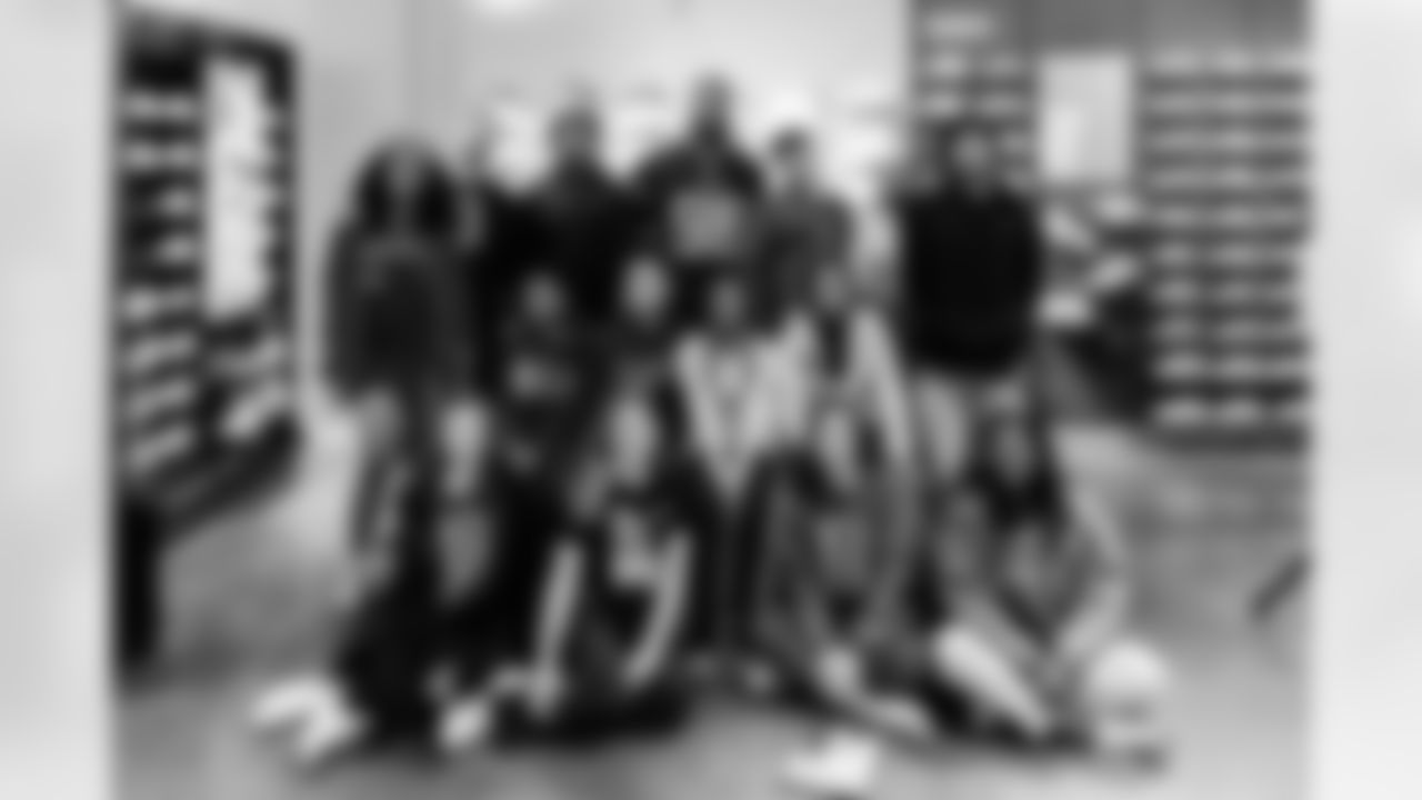 Defensive lineman Jeffery Simmons #98 of the Tennessee Titans partners with Big Brothers Big Sisters of Middle Tennessee to take 9th and 10th graders shopping at JD Sports on December 10, 2024 in Nashville, TN. Photo By Donald Page/Tennessee Titans