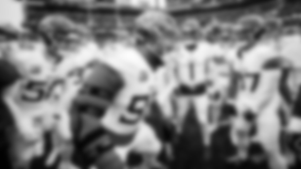 The Tennessee Titans and the San Francisco 49ers compete at Levi's Stadium on December 14, 2025 in San Francisco, CA. Photo By Donald Page/Tennessee Titans