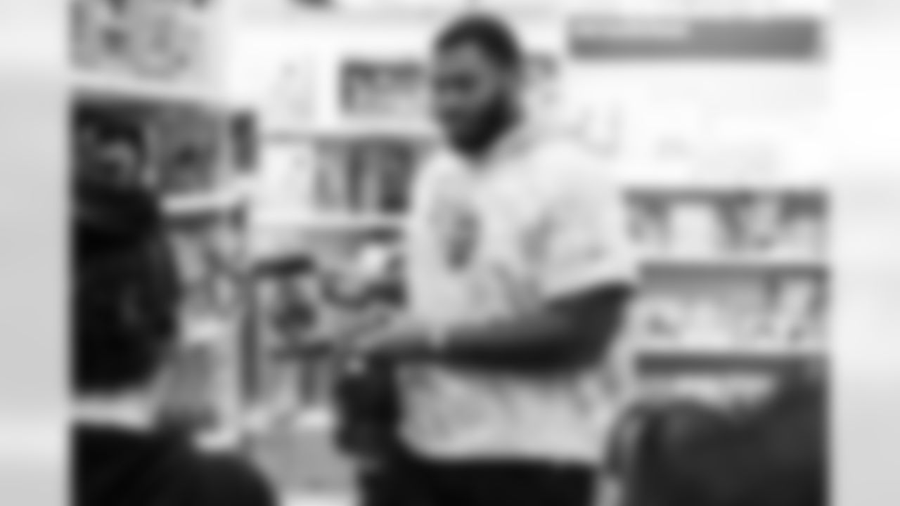 JC Latham Holiday Shopping Event on December 22, 2025 at Target in Nashville, TN. Photo By Beau Brune/Tennessee Titans