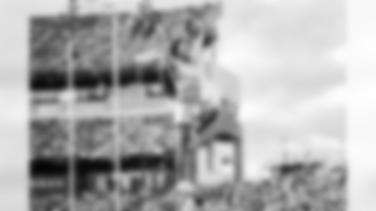 Tennessee Titans Cheerleaders during the game between the Tennessee Titans and the New Orleans Saints at Nissan Stadium on December 28, 2025 in Nashville, TN. Photo By Kaitlyn Hungerford/Tennessee Titans