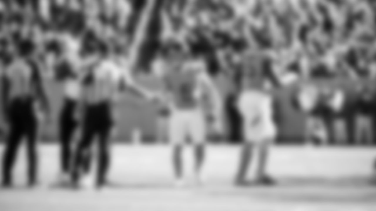 The Tennessee Titans and the Houston Texans compete at Nissan Stadium on November 16, 2025 in Nashville, TN. Photo By Beau Brune/Tennessee Titans