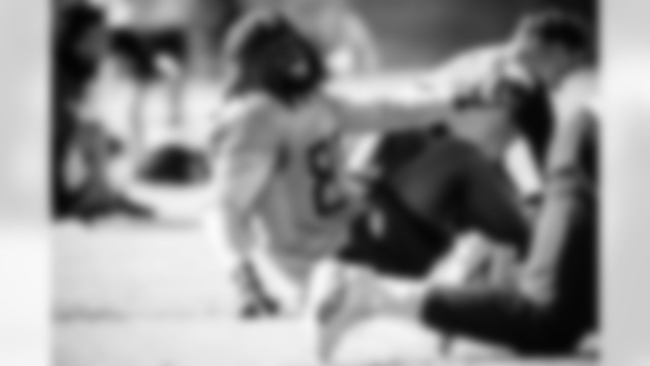 Tight end Chig Okonkwo #85 of the Tennessee Titans during practice at the Ascension Saint Thomas Sports Park on January 1, 2026 in Nashville, TN. Photo By Jessie Rogers/Tennessee Titans