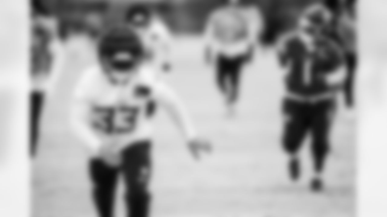 Linebacker Cedric Gray #33 of the Tennessee Titans during practice at the Ascension Saint Thomas Sports Park on December 26, 2025 in Nashville, TN. Photo By Donald Page/Tennessee Titans