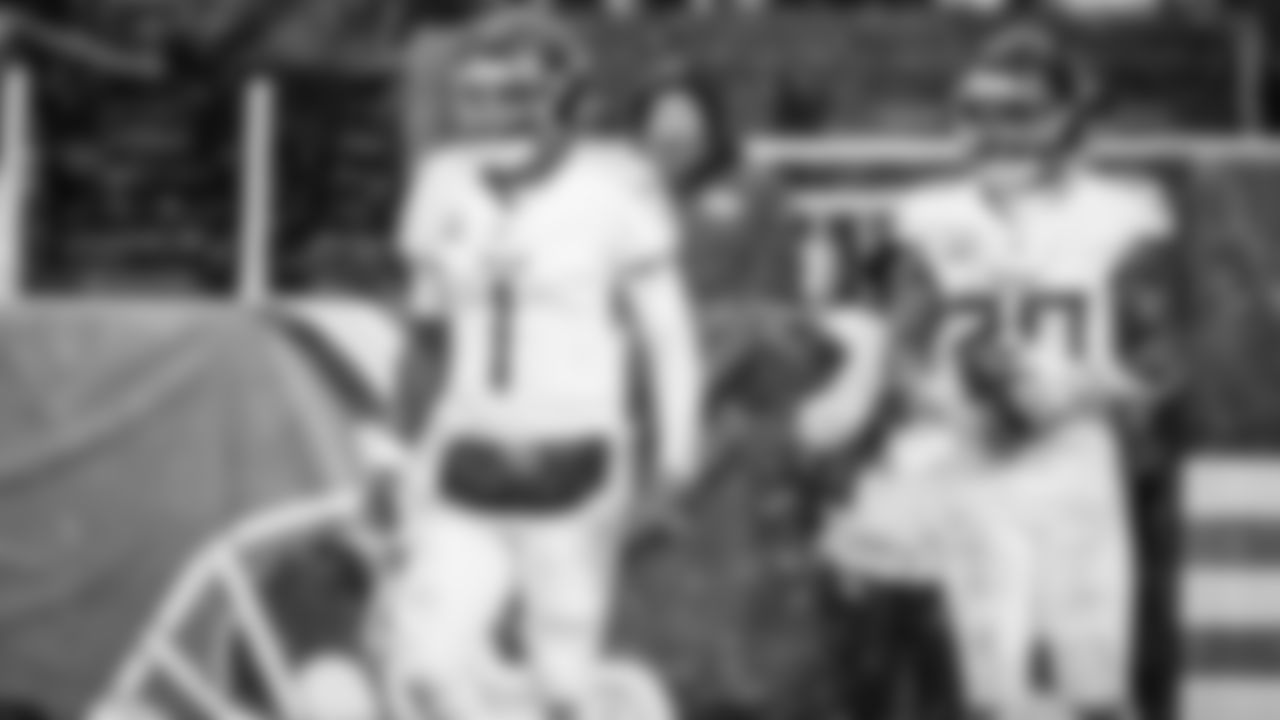 The Tennessee Titans and the Cleveland Browns compete at Huntington Bank Field on December 07, 2025 in Cleveland, OH. Photo By Donald Page/Tennessee Titans