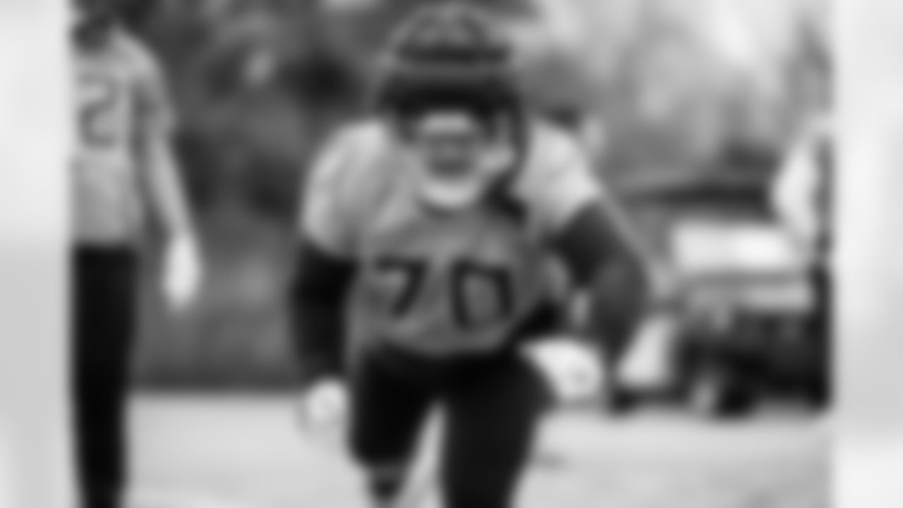 Guard Kevin Zeitler #70 of the Tennessee Titans during practice at the Ascension Saint Thomas Sports Park on December 5, 2025 in Nashville, TN. Photo By Donald Page/Tennessee Titans