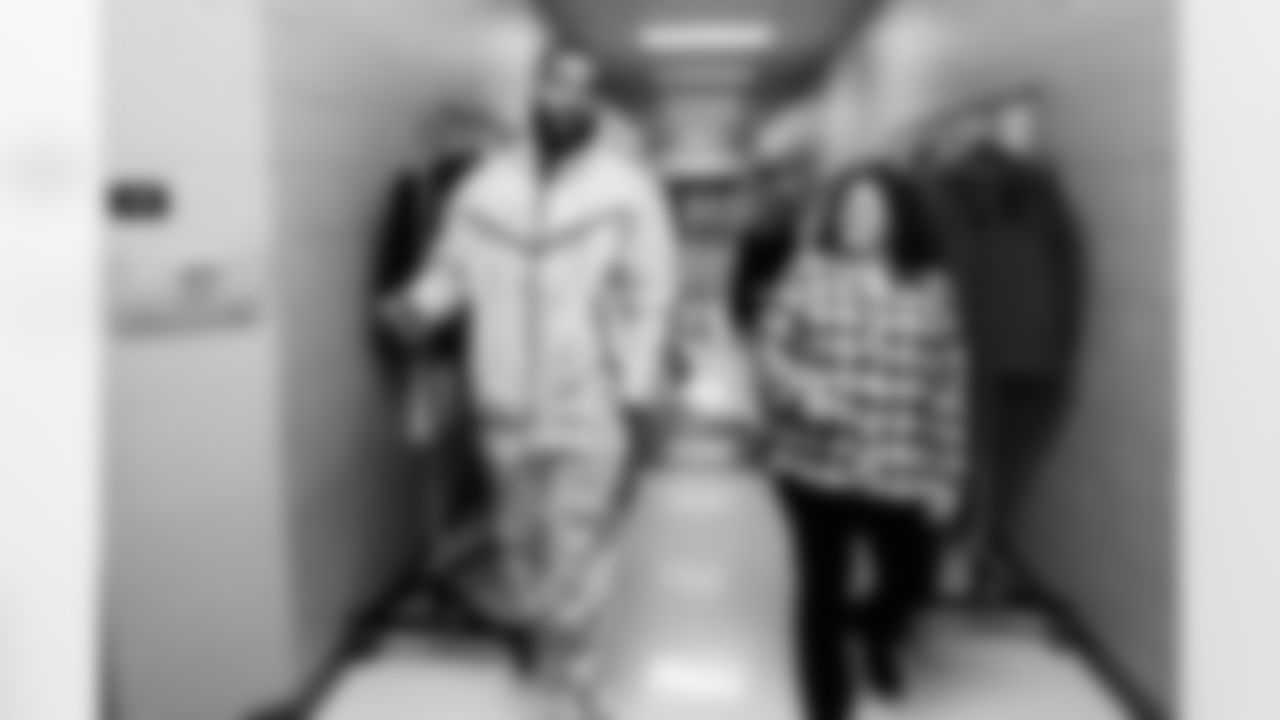 Jeffery Simmons Sack Campaign Check Donation on January 21, 2026 in Nashville, TN. Photo By Beau Brune/Tennessee Titans