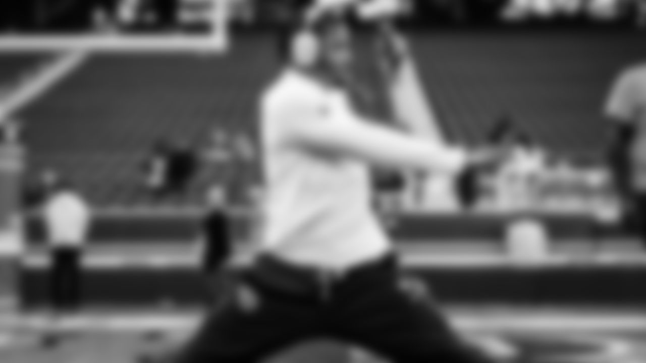 The Tennessee Titans and the San Francisco 49ers compete at Levi's Stadium on December 14, 2025 in San Francisco, CA. Photo By Jessie Rogers/Tennessee Titans