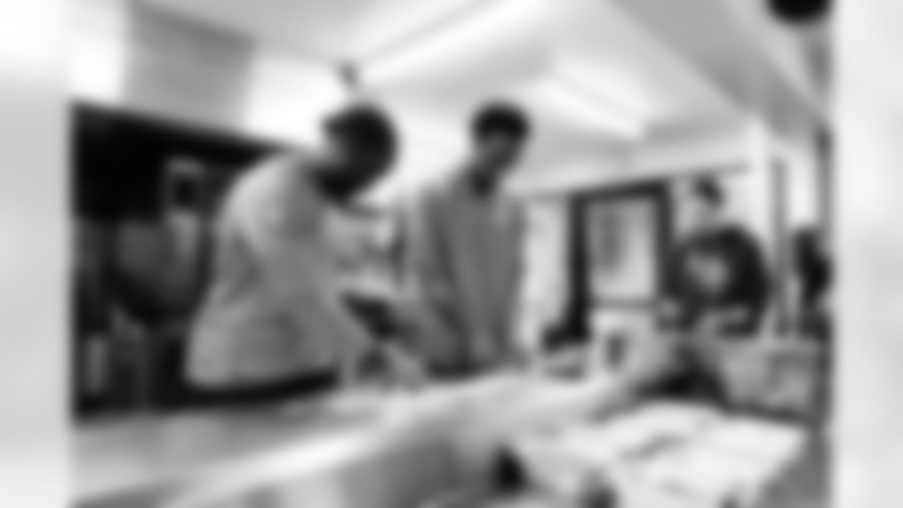 Tennessee Titans staff visit The Heimerdinger Foundation to help pack signature spice blend packets as a part of Crucial Catch week on October 17, 2025 in Nashville, TN. Photo By Jessie Rogers/Tennessee Titans