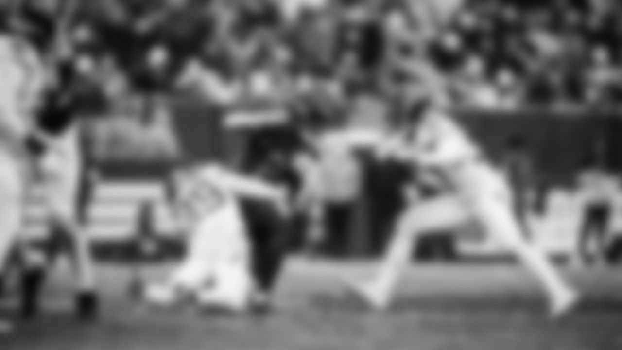 The Tennessee Titans and the Cleveland Browns compete at Huntington Bank Field on December 07, 2025 in Cleveland, OH. Photo By Jessie Rogers/Tennessee Titans