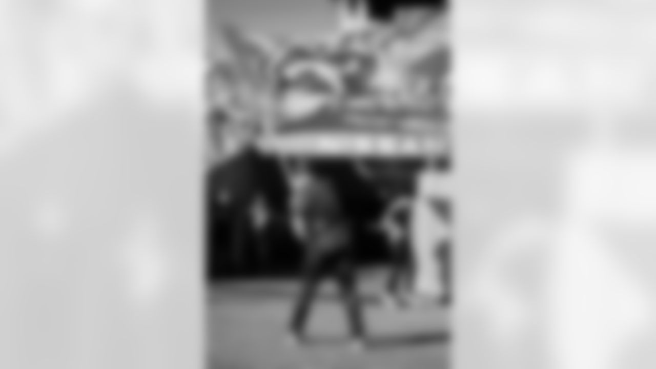 Tennessee Titans Cheerleaders during the game between the Tennessee Titans and the Seattle Seahawks at Nissan Stadium on November 23, 2025 in Nashville, TN. Photo By Kaitlyn Hungerford/Tennessee Titans