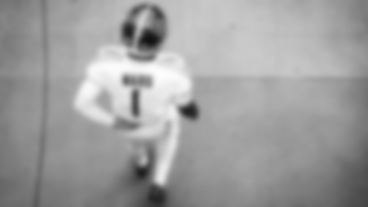 Quarterback Cam Ward #1 of the Tennessee Titans before the game between the Tennessee Titans and the Las Vegas Raiders at Allegiant Stadium on October 12, 2025 in Las Vegas, NV. Photo By Beau Brune/Tennessee Titans