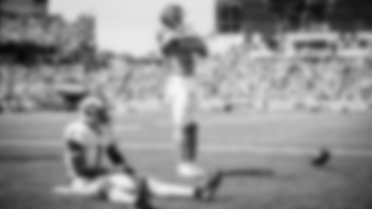 Wide receiver Elic Ayomanor #5 of the Tennessee Titans during the game between the Tennessee Titans and the Los Angeles Rams at Nissan Stadium on September 14, 2025 in Nashville, TN. Photo By Jessie Rogers/Tennessee Titans