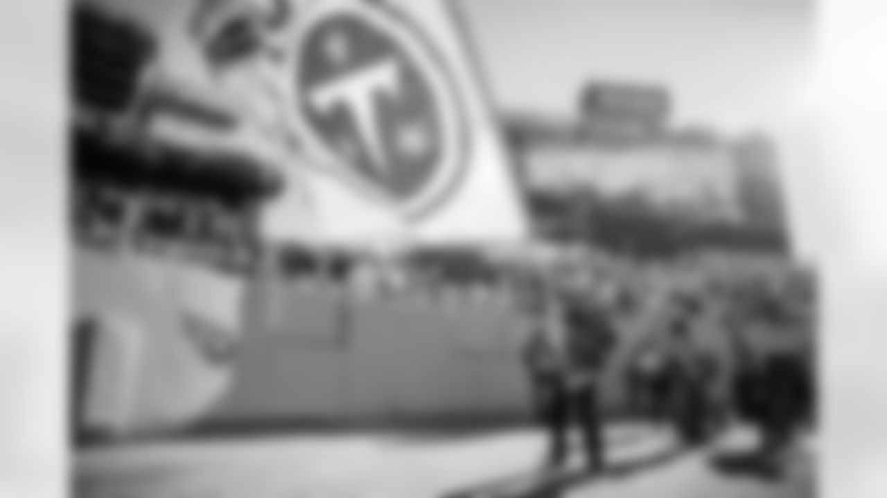 Tennessee Titans Cheerleaders during the game between the Tennessee Titans and the Kansas City Chiefs at Nissan Stadium on December 21, 2025 in Nashville, TN. Photo By Kaitlyn Hungerford/Tennessee Titans