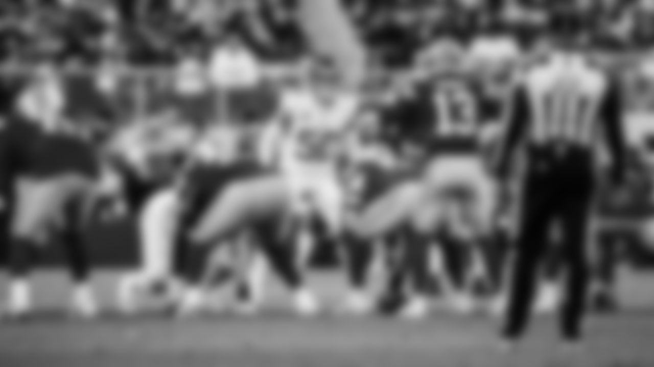 The Tennessee Titans and the San Francisco 49ers compete at Levi's Stadium on December 14, 2025 in San Francisco, CA. Photo By Jessie Rogers/Tennessee Titans