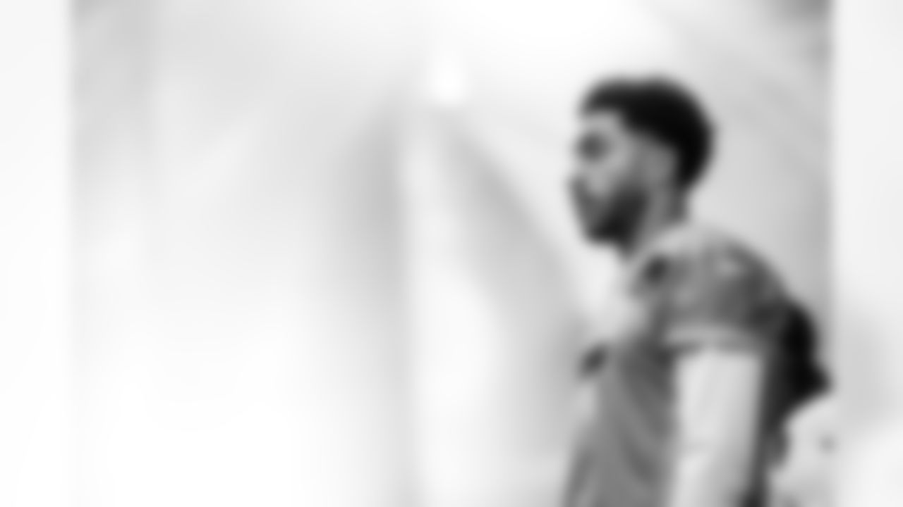 Wide receiver Chimere Dike #17 of the Tennessee Titans during practice in the bubble at the Ascension Saint Thomas Sports Park on December 18, 2025 in Nashville, TN. Photo By Donald Page/Tennessee Titans