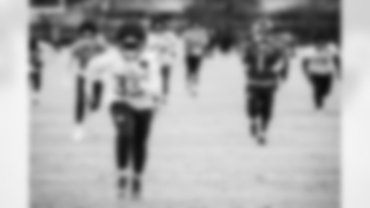 Linebacker Cedric Gray #33 of the Tennessee Titans during practice at the Ascension Saint Thomas Sports Park on December 26, 2025 in Nashville, TN. Photo By Donald Page/Tennessee Titans