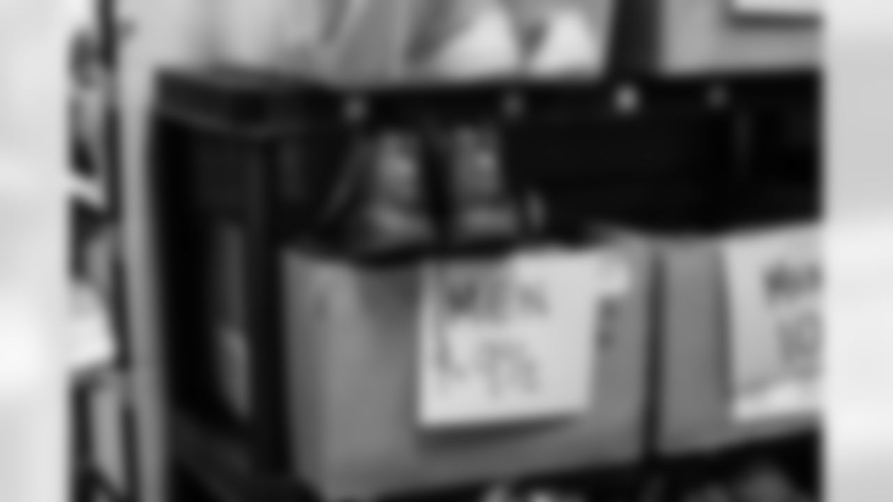 Jeffery Simmons Sack Campaign Check Donation on January 21, 2026 in Nashville, TN. Photo By Beau Brune/Tennessee Titans