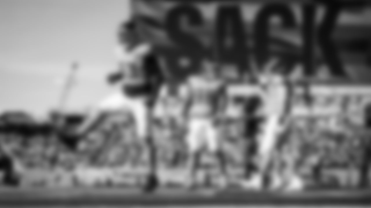 Outside linebacker Jihad Ward #53 of the Tennessee Titans emotion during the game between the Tennessee Titans and the Jacksonville Jaguars at Nissan Stadium on November 30, 2025 in Nashville, TN. Photo By Beau Brune/Tennessee Titans