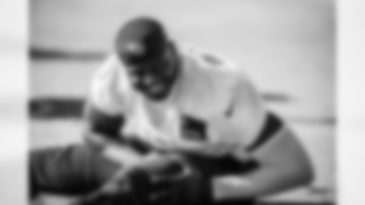 Outside linebacker Oluwafemi Oladejo #7 of the Tennessee Titans during practice at the Ascension Saint Thomas Sports Park on December 17, 2025 in Nashville, TN. Photo By Donald Page/Tennessee Titans