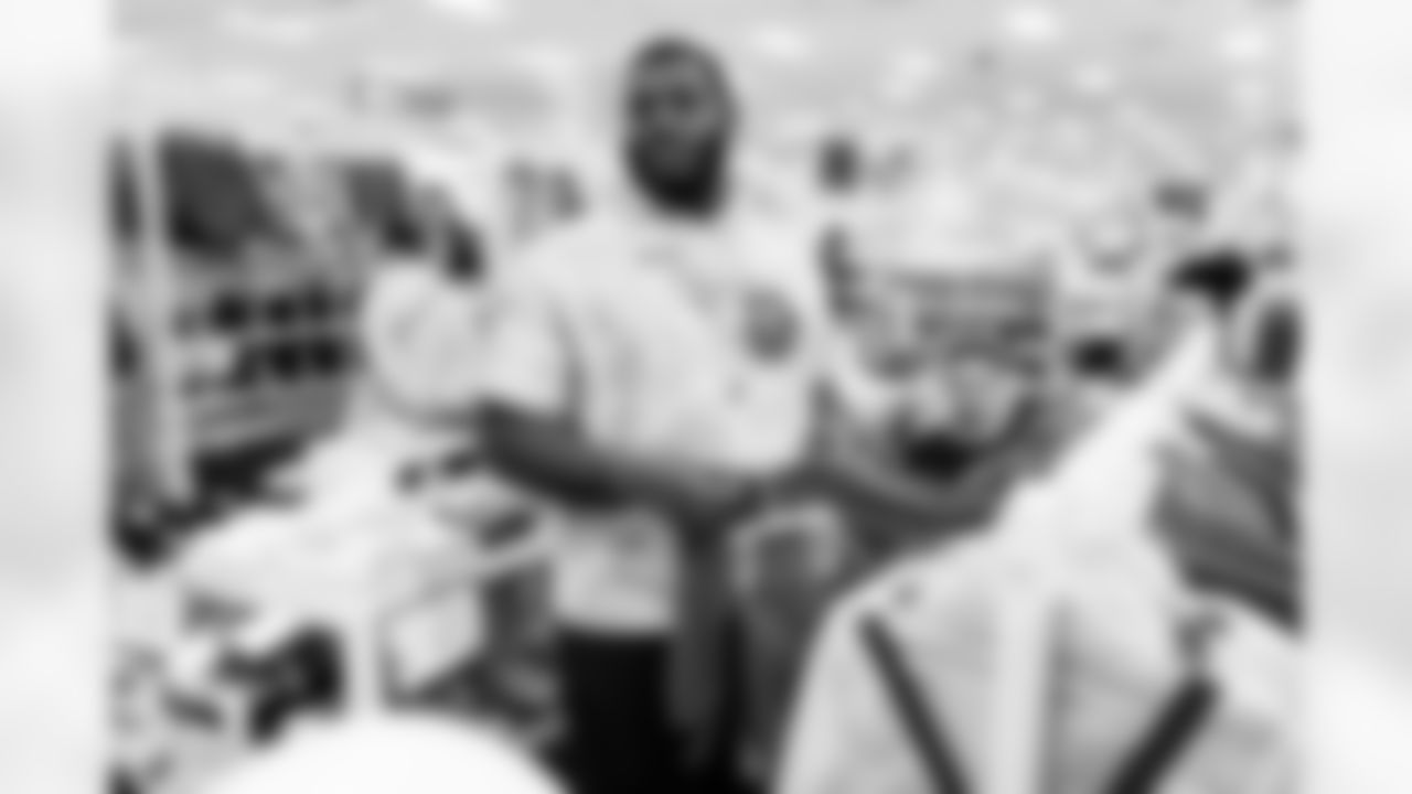 JC Latham Holiday Shopping Event on December 22, 2025 at Target in Nashville, TN. Photo By Beau Brune/Tennessee Titans