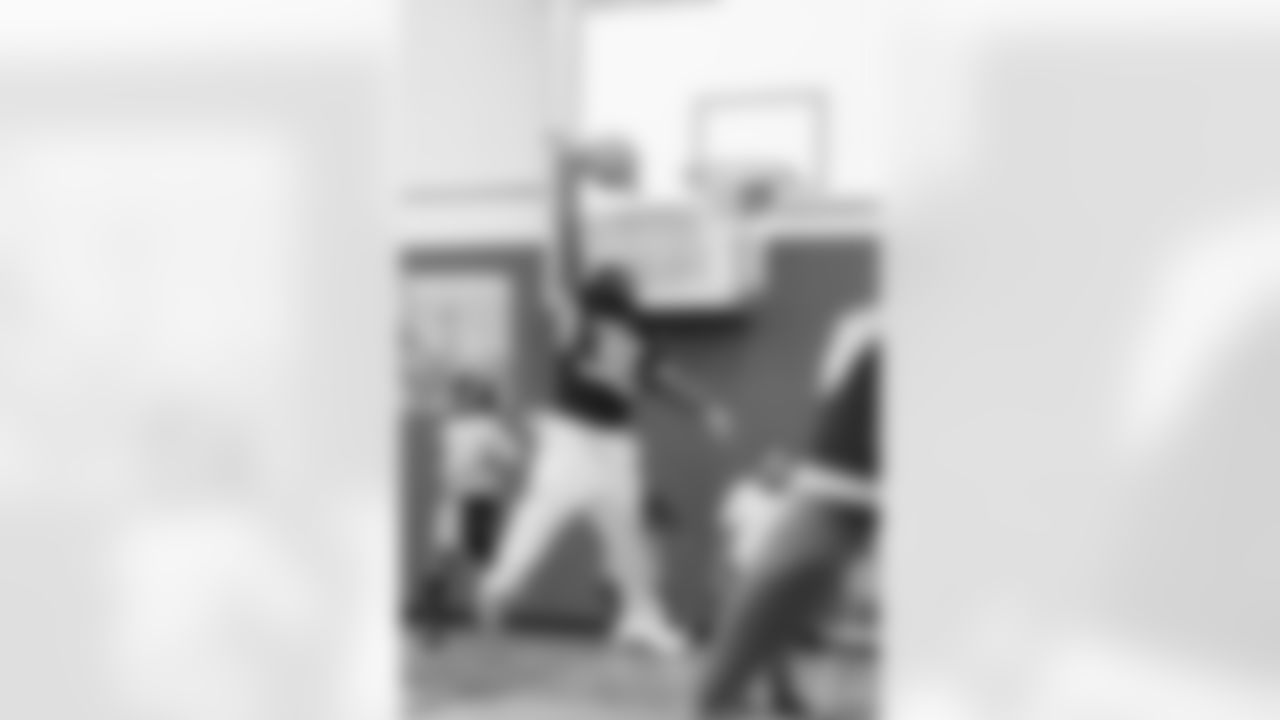 Take A Titan To School hosted at Park Avenue Elementary School on December 16, 2025 in Nashville, TN. Photo By Jessie Rogers/Tennessee Titans