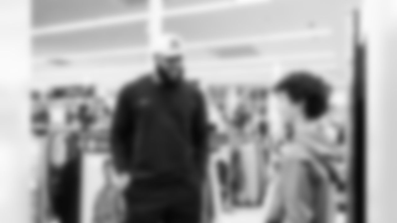 Defensive tackle Jeffery Simmons #98 of the Tennessee Titans partners with Big Brothers Big Sisters to take kids shopping at Academy Sports on December 09, 2025 in Nashville, TN. Photo By Jessie Rogers/Tennessee Titans